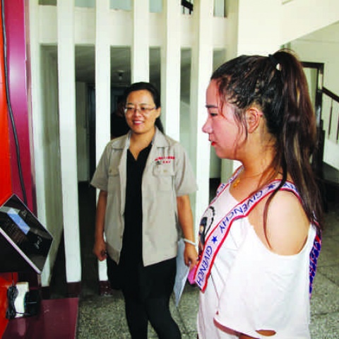 為加強(qiáng)公司機(jī)關(guān)基礎(chǔ)管理，公司機(jī)關(guān)自本月1日起實(shí)行考勤刷臉管理制度